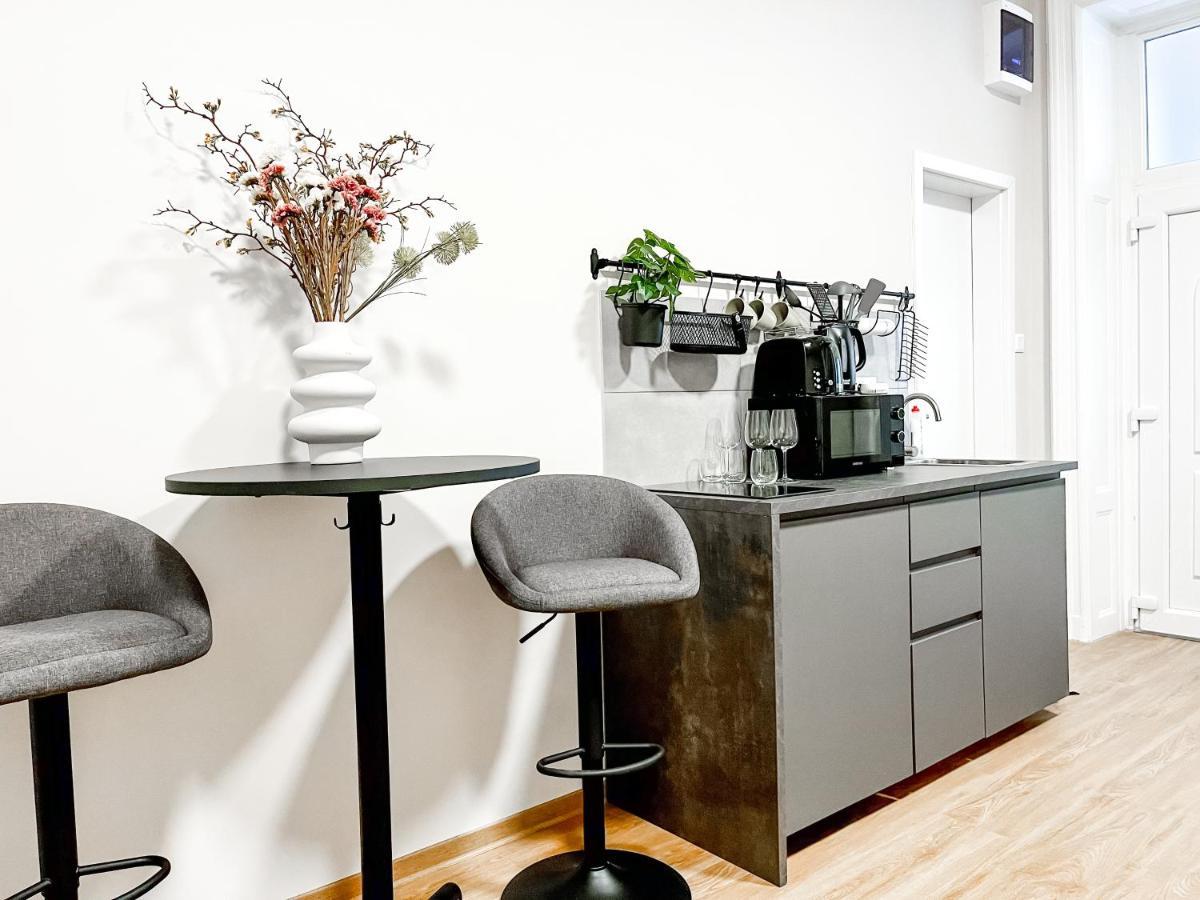 T32 Central Modern Suites Budapest Extérieur photo
