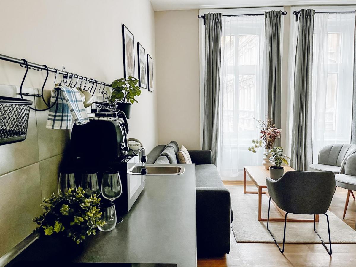 T32 Central Modern Suites Budapest Extérieur photo